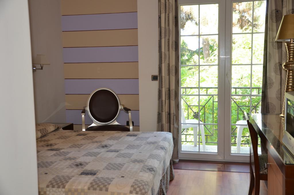 Regent Beach Hotel & Apartments Reggio di Calabria Exteriör bild