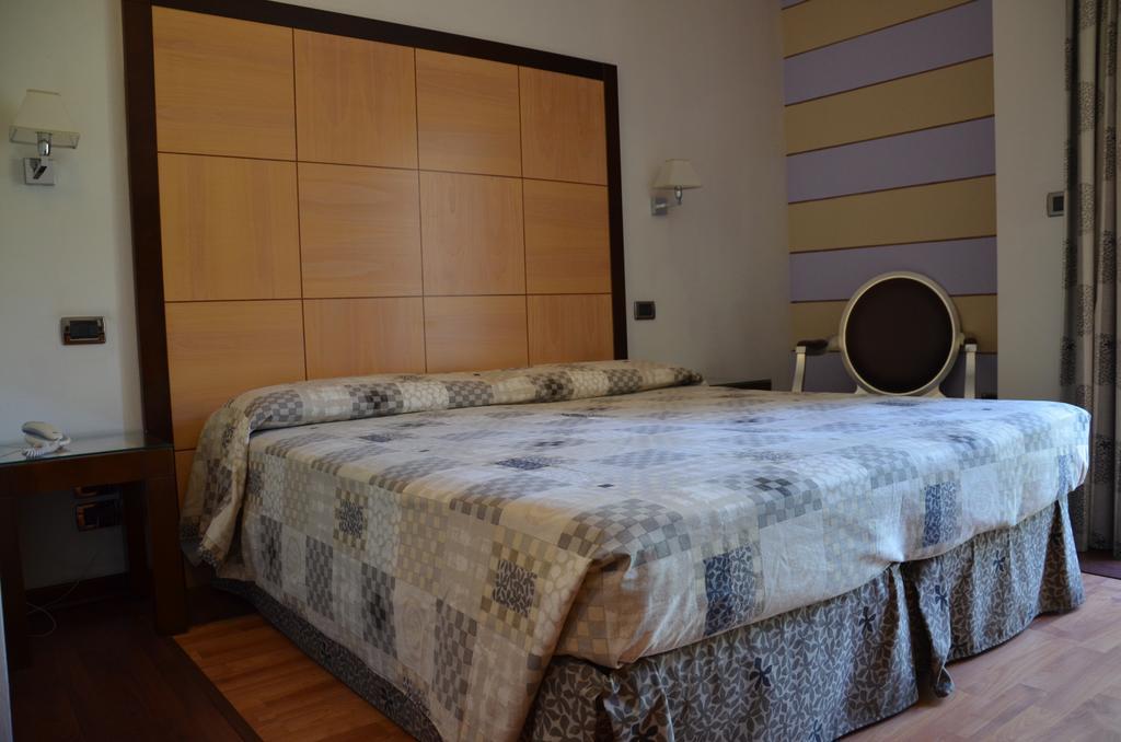 Regent Beach Hotel & Apartments Reggio di Calabria Exteriör bild