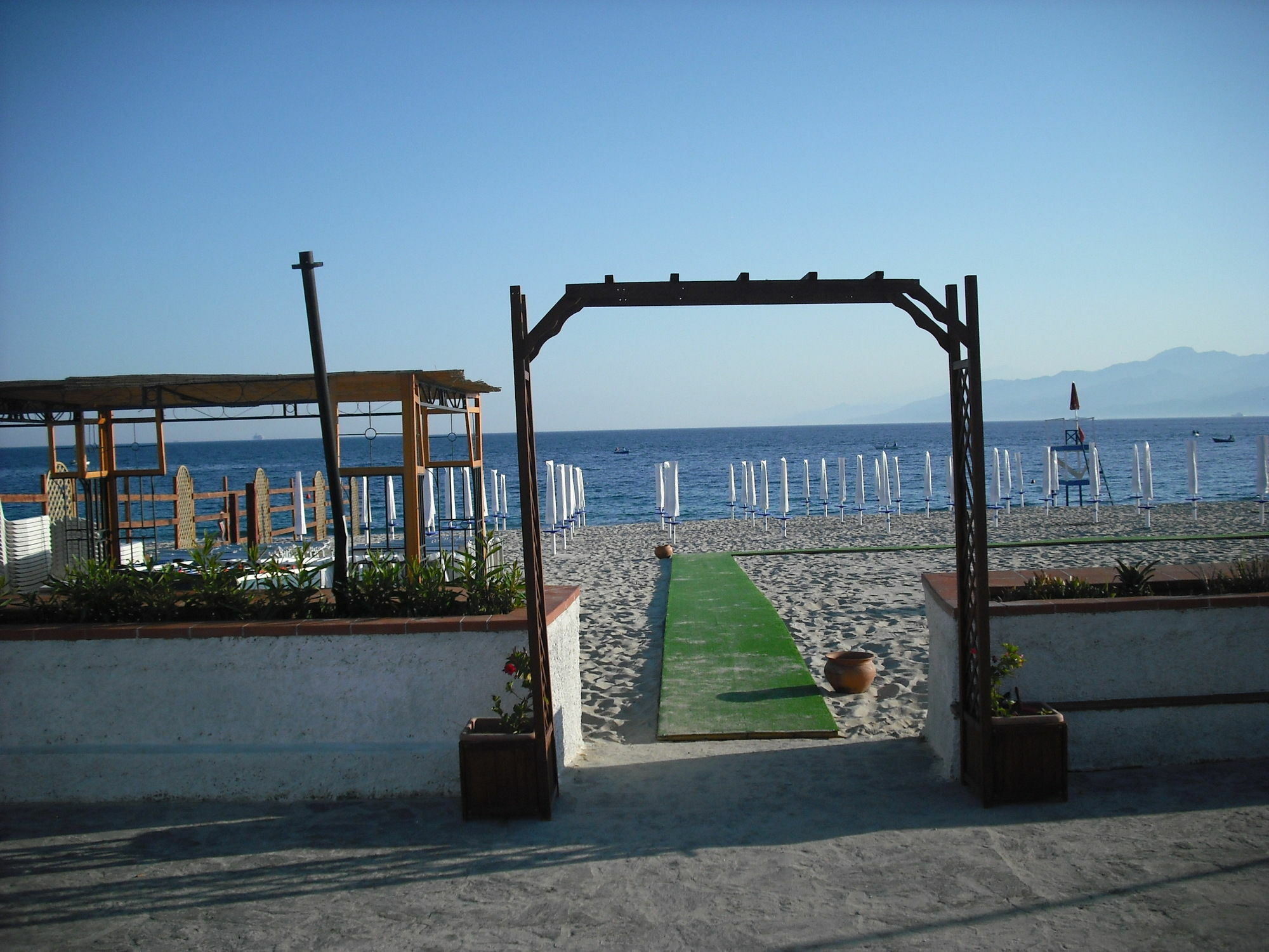 Regent Beach Hotel & Apartments Reggio di Calabria Exteriör bild