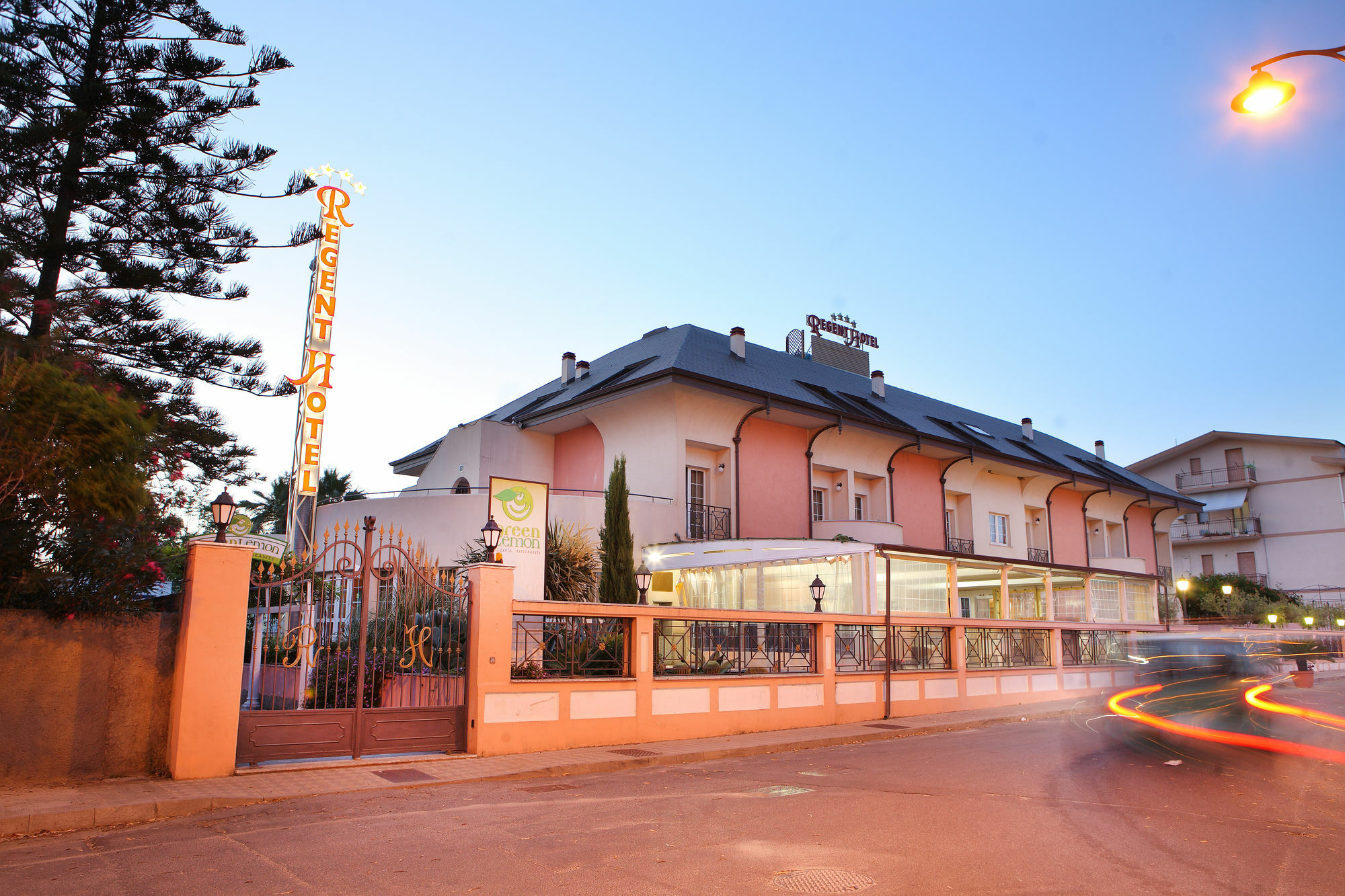 Regent Beach Hotel & Apartments Reggio di Calabria Exteriör bild