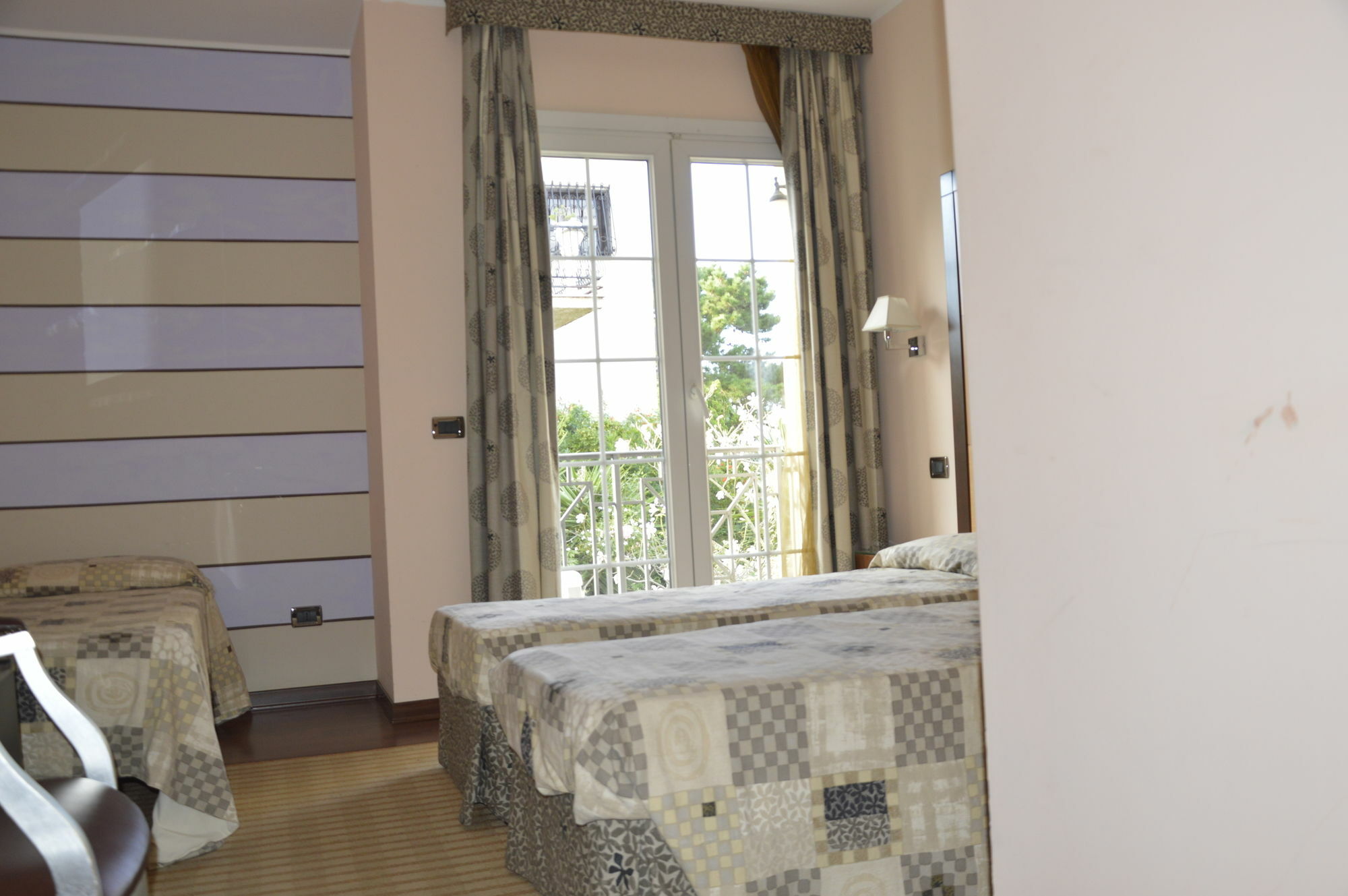 Regent Beach Hotel & Apartments Reggio di Calabria Exteriör bild